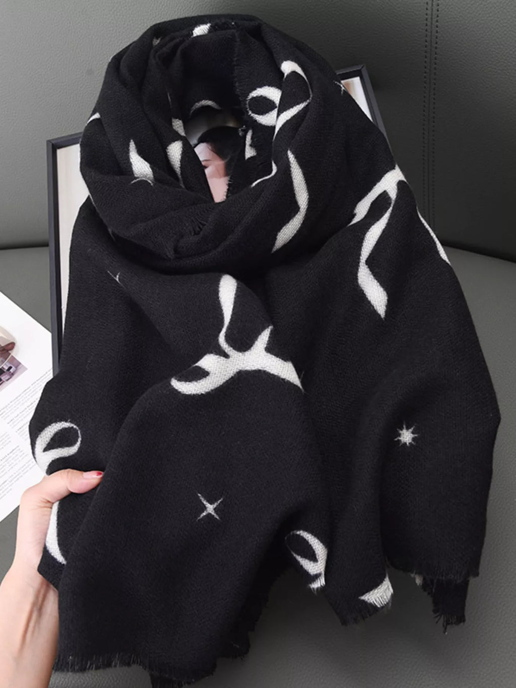 Bow-Print Lightweight Polyester Scarf