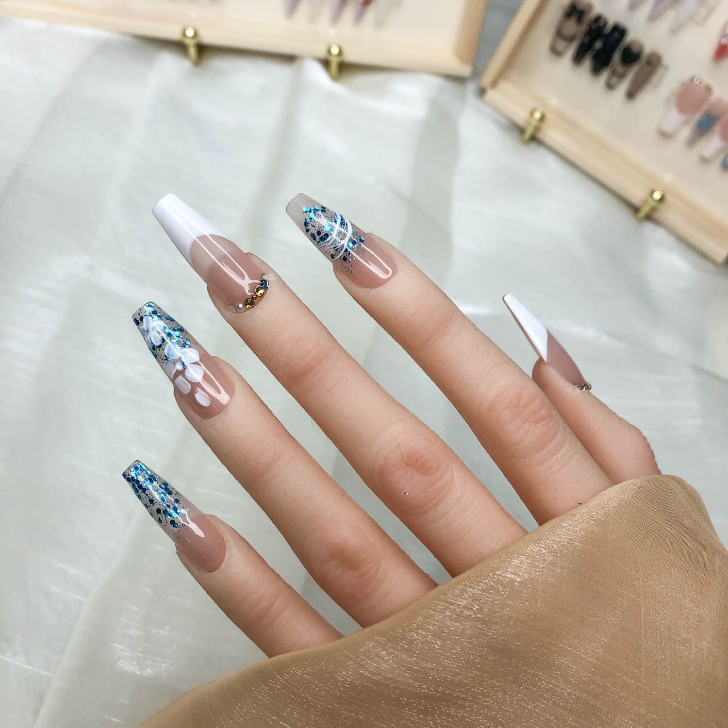 Gilded Whisper Press On Nails Gift Set – Short PMMA Acrylic, Reusable, S/M/L with Box — Prime Trend Market