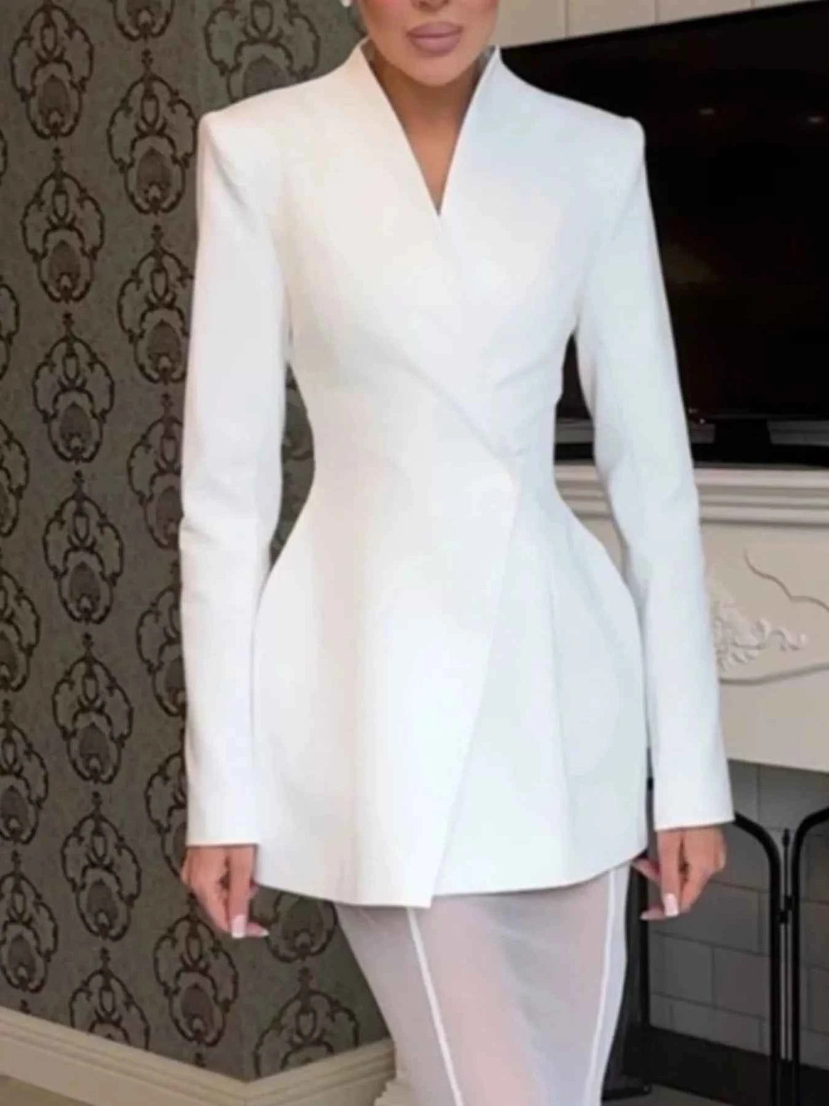 Slim-Fit Structured-Waist Blazer