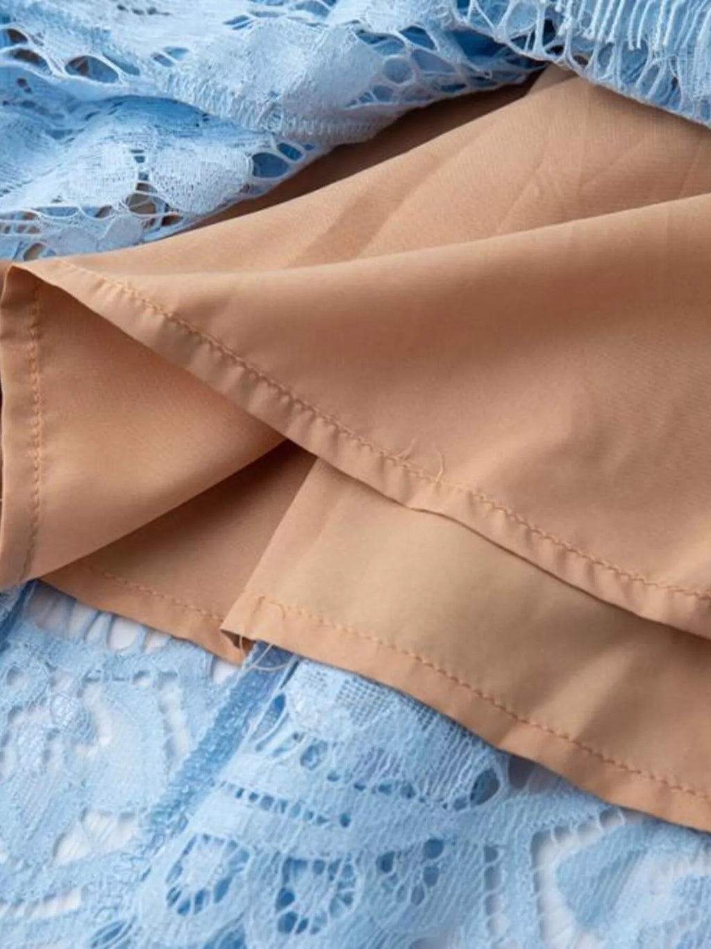 Pearl-Look Neckline Sleeveless Lace Dress