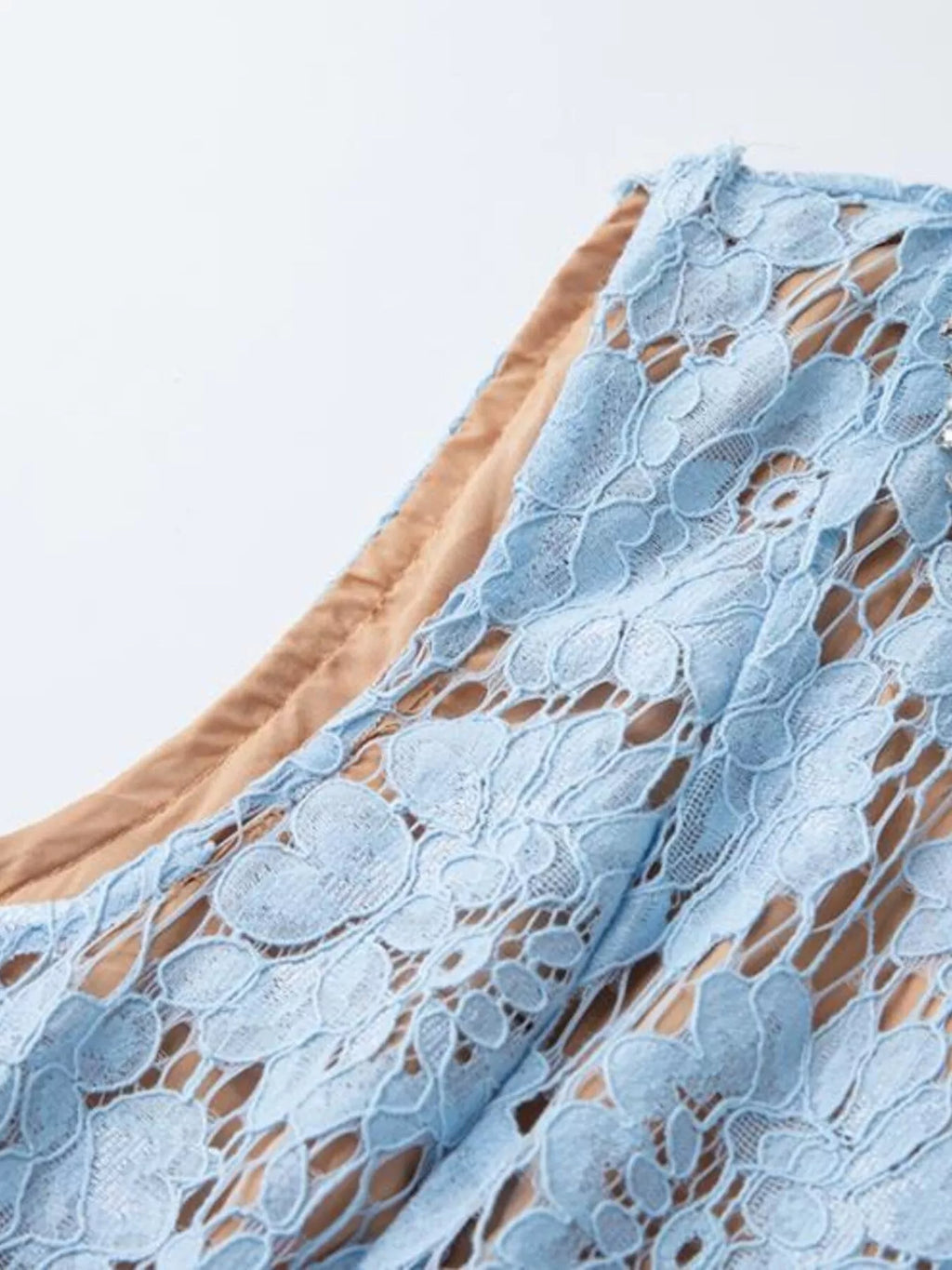 Pearl-Look Neckline Sleeveless Lace Dress