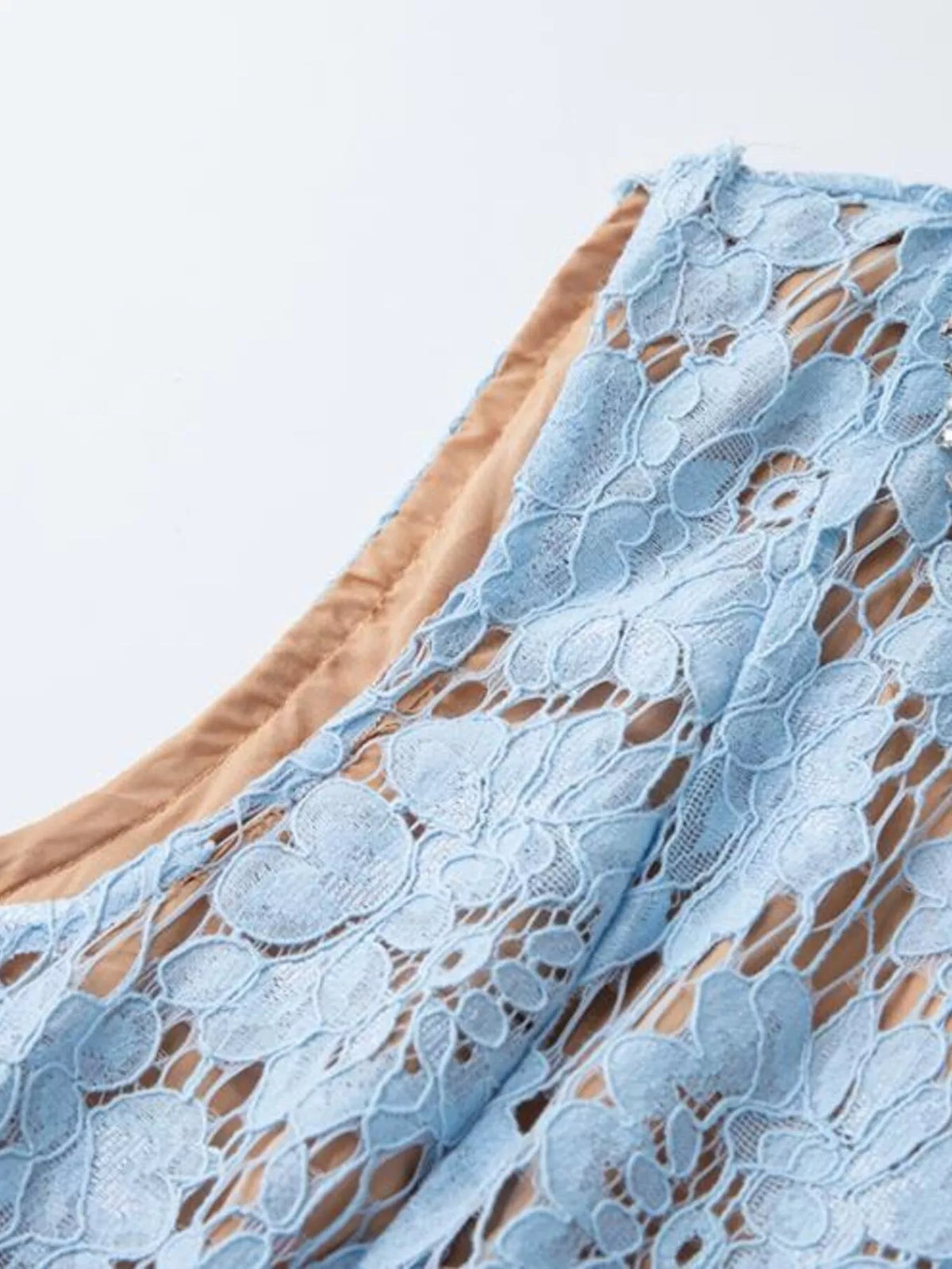 Pearl-Look Neckline Sleeveless Lace Dress
