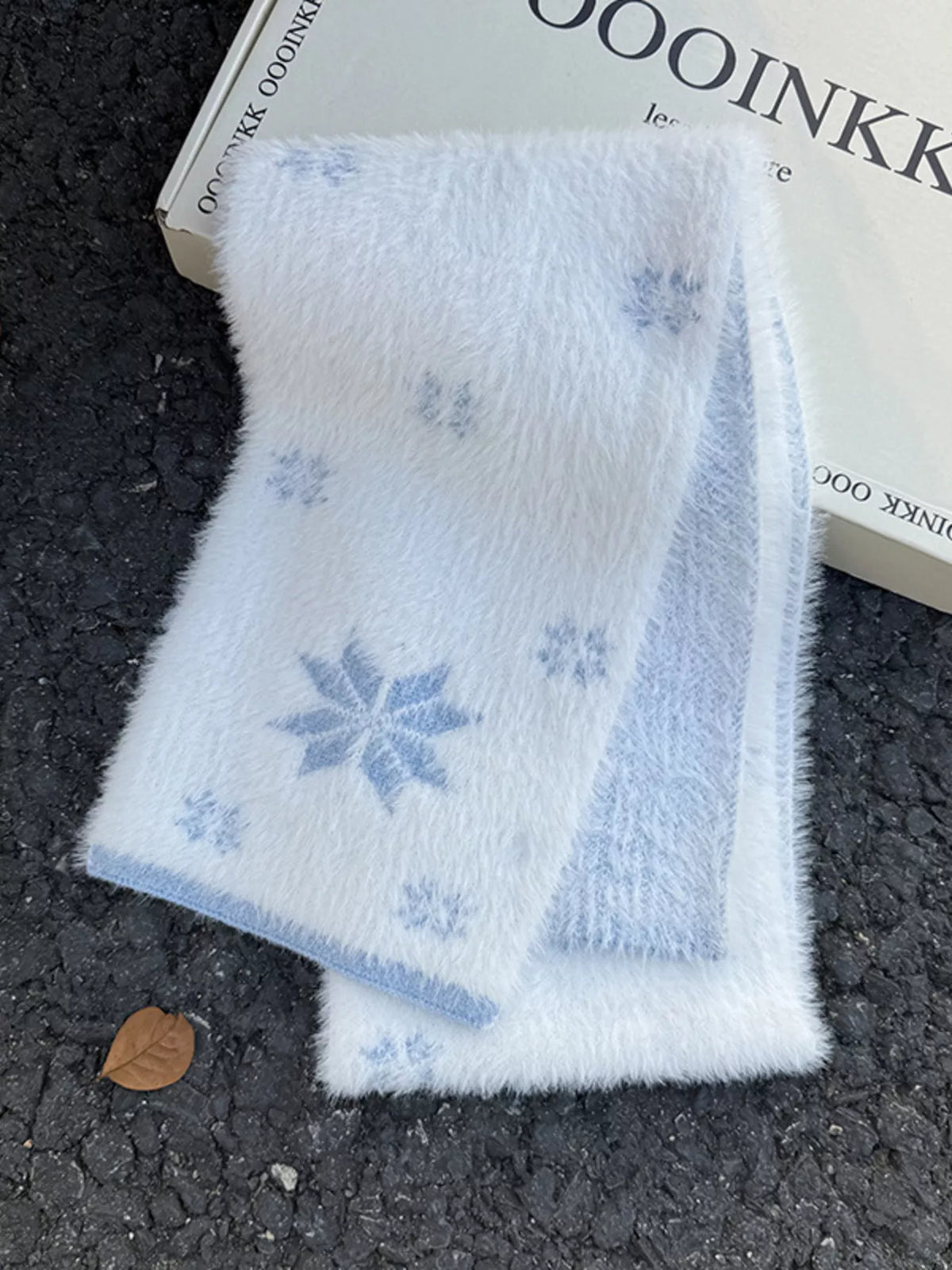 Fluffy Snowflake-Pattern Polyester Scarf