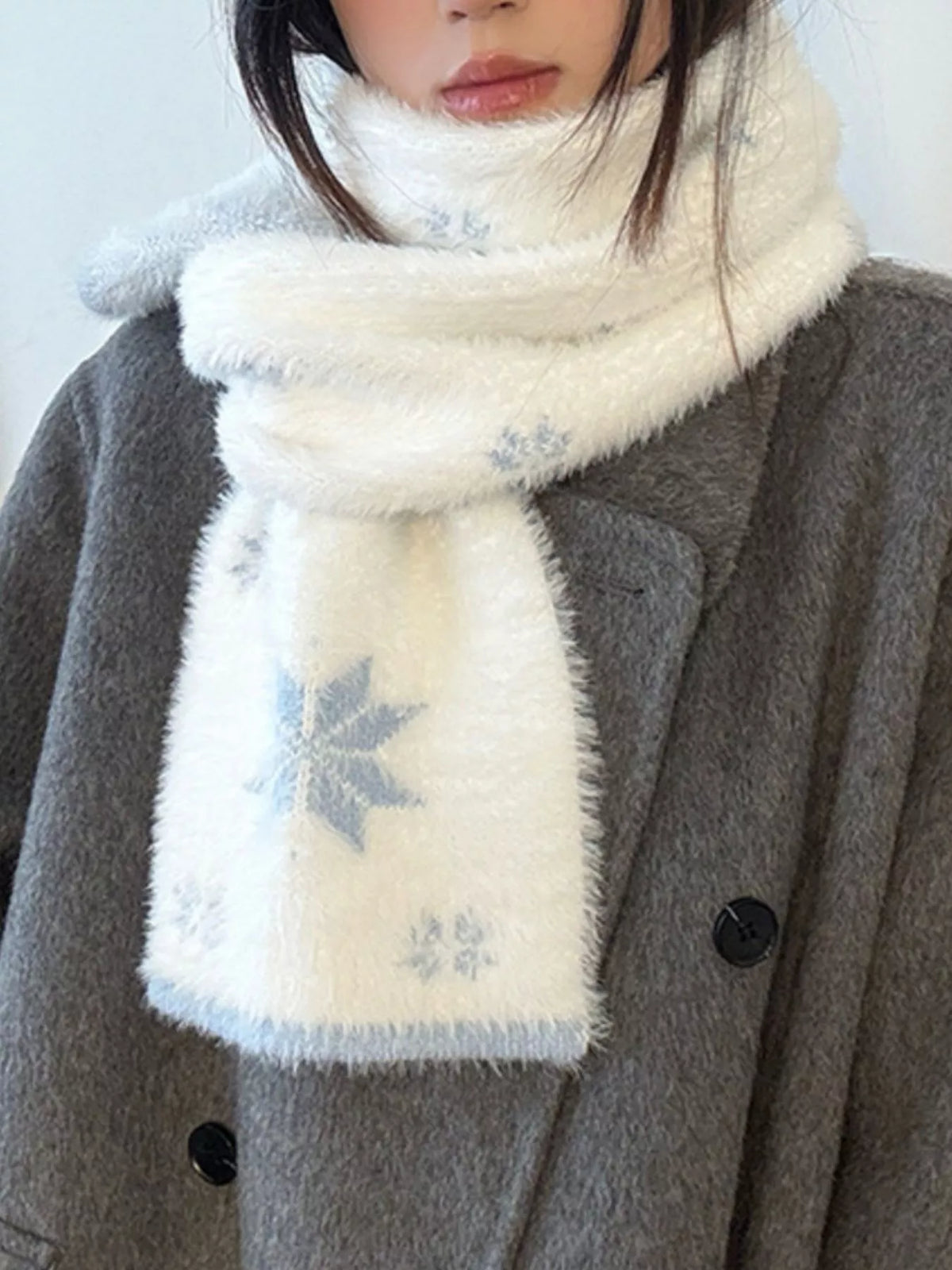 Fluffy Snowflake-Pattern Polyester Scarf