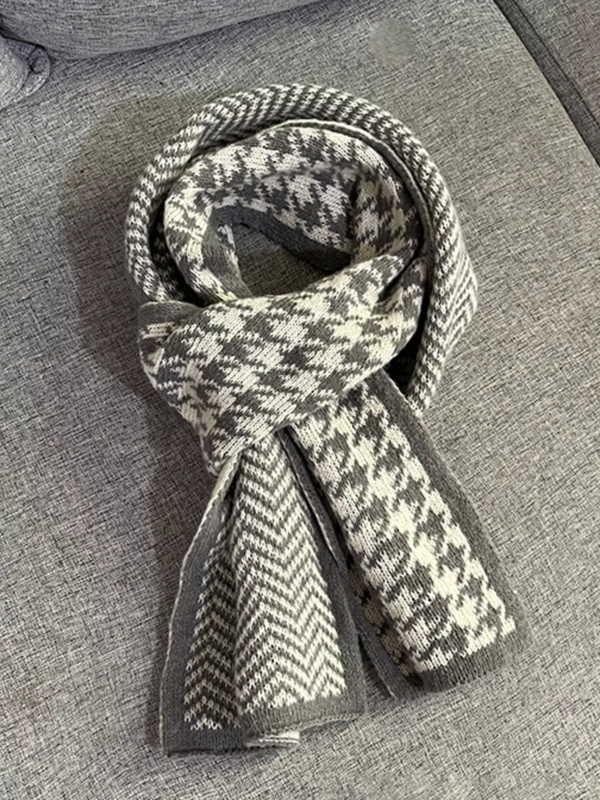 Houndstooth-Pattern Polyester Scarf