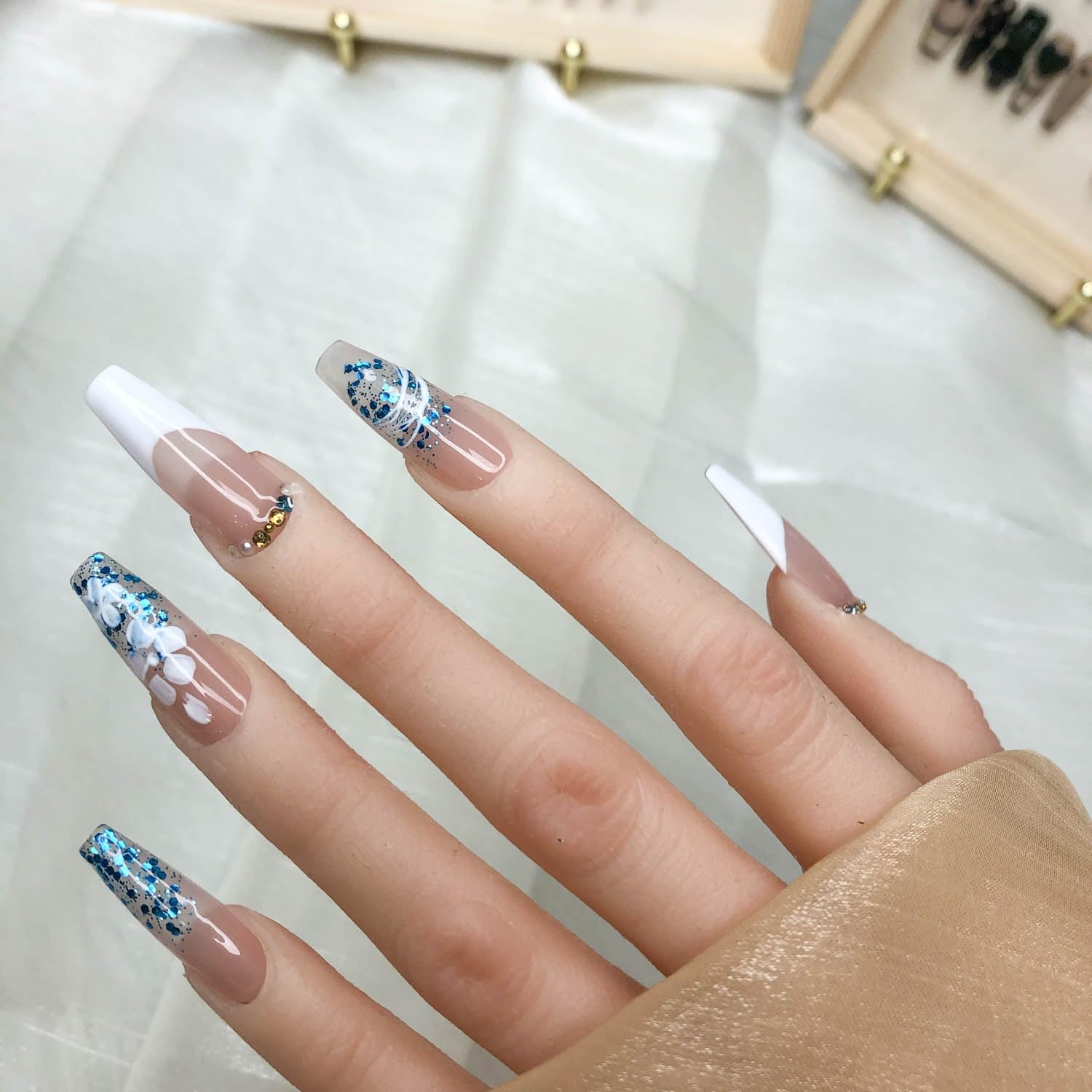 Gilded Whisper Press On Nails Gift Set – Short PMMA Acrylic, Reusable, S/M/L with Box — Prime Trend Market