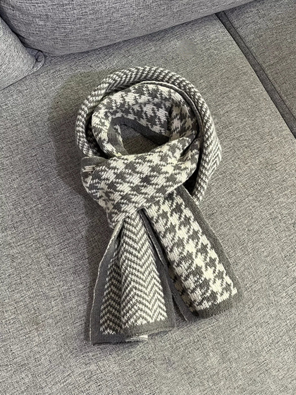 Houndstooth-Pattern Polyester Scarf