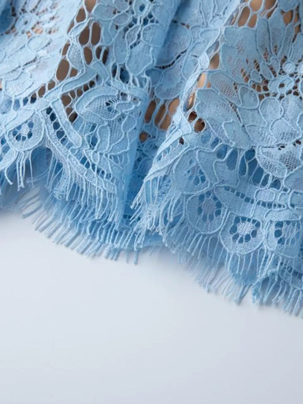 Pearl-Look Neckline Sleeveless Lace Dress
